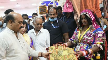 Women's Day 'ಮಹಿಳಾ ದಿನ'ದ ವಿಶೇಷ: `ಅಸ್ಮಿತೆ’ ವ್ಯಾಪಾರ ಮೇಳಕ್ಕೆ ಸಿಎಂ ಚಾಲನೆ