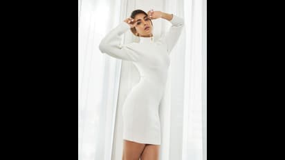 கிக் ஏற்றும் பூஜா ஹெக்டே.. குட்டை உடையில் தொடை அழகு தெரிய பீஸ்ட் நாயகி..