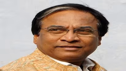 Bengal's suspended BJP leader Jay Prakash Majumdar joins TMC in Mamata's presence