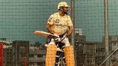 IPL 2022: ಐಪಿಎಲ್ಗೂ ಮುನ್ನ ಭರ್ಜರಿ ಸಿಕ್ಸರ್ ಅಭ್ಯಾಸ ನಡೆಸುತ್ತಿರುವ ಧೋನಿ..!