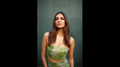 வாவ்..மாறன் நாயகியின் வேற லெவல் கிளாமர்..கோட்டுக்கு இடையே இத்தனை ஓப்பனா?..