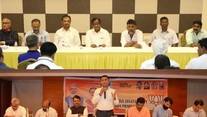 Resort politics ahead of Goa verdict; Congress, BJP try to keep flock together