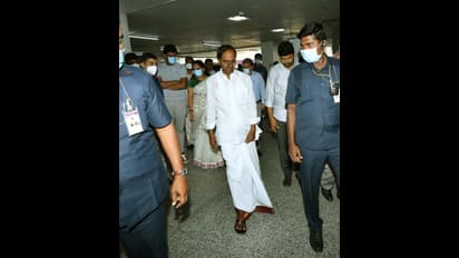 అస్వస్థత : యశోదా ఆస్పత్రికి కేసీఆర్ ఇలా.. (ఫొటోలు)