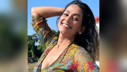 sanjana singh Hot : முரட்டு கவர்ச்சியில் மிரட்டும் சஞ்சனா சிங்... ரசிகர்களை சூடேற்றும் செம்ம ஹாட் போட்டோஸ்