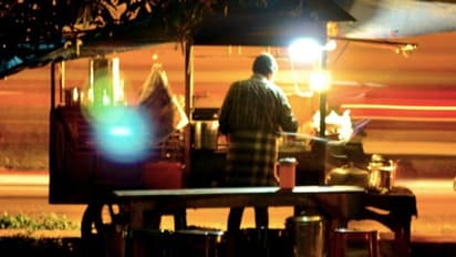 എറണാകുളത്തെ തട്ടുകടകൾ അടക്കമുള്ള ഭക്ഷ്യസ്ഥാപനങ്ങളിൽ പരിശോധന നടത്താൻ കളക്ടറുടെ നിര്ദേശം