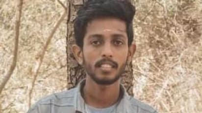 തരൂരിലെ യുവമോർച്ച പ്രവർത്തകന്റെ മരണകാരണം പേനാക്കത്തിപോലെയുള്ള ആയുധം കൊണ്ട് ഹൃദയത്തിനേറ്റ കുത്ത്