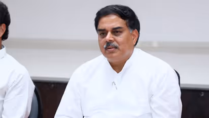 భయపెడితే రాష్ట్రంలో పెట్టుబడులకు ఎవరు ముందుకొస్తారు: జగన్ పై నాదెండ్ల మనోహర్