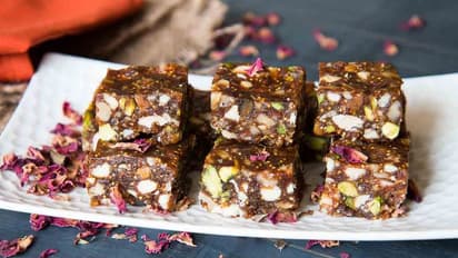 Aval Burfi : ருசியான அவல் பர்பி... இப்படி ஒருமுறை ட்ரை பண்ணி தான் பாருங்களேன்!!