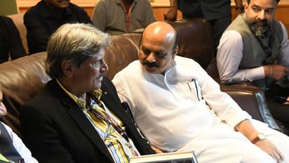 India vs Sri Lanka 2nd Test ಕಪಿಲ್ ದೇವ್ ಜತೆ ಭಾರತ- ಲಂಕಾ ಟೆಸ್ಟ್ ವೀಕ್ಷಿಸಿದ ಬೊಮ್ಮಾಯಿ