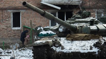 কিয়েভের পর অবরুদ্ধ মারিউপোল, পুতিনকে বৈঠকে বসার প্রস্তাব জেলেনস্কির