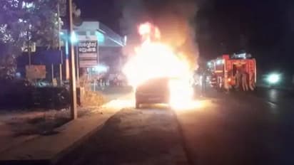 തിരുവല്ലയിൽ ഓടിക്കൊണ്ടിരുന്ന കാറിന് തീപിടിച്ചു; യാത്രക്കാരന്‍ അത്ഭുതകരമായി രക്ഷപെട്ടു