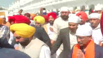 गोल्डन टेंपल में माथा टेका, जलियांवाला बाग में शहीदों को नमन, रोड-शो से पहले केजरीवाल-भगवंत मान की तस्वीरें