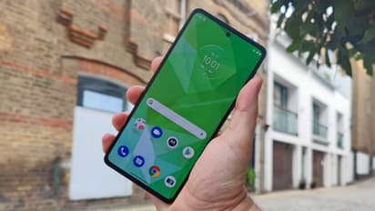 Flipkart पर शुरू हो चुकी है Offer की बरसात! iPhone SE से लेकर Motorola के स्मार्टफोन पर मिल रहा बंपर छूट