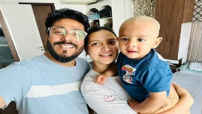 দেখুন নেড়া মাথায় সোশ্যাল মিডিয়ায় কোন সেলেব কিড এখন সুপারহিট