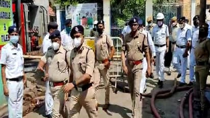 এখনও জ্বলছে ট্যাংরার আগুন-কড়া ব্যবস্থা নেওয়ার হুঁশিয়ারি পুলিশ কমিশনারের