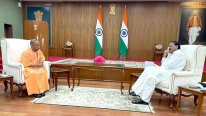 Yogi visit Delhi ವೆಂಕಯ್ಯ ನಾಯ್ಡು, ಬಿಎಲ್ ಸಂತೋಷ್ ಸೇರಿ ಪ್ರಮುಖರ ಭೇಟಿಯಾದ ಯೋಗಿ, ಸಂಪುಟ ರಚನೆ ಚರ್ಚೆ!