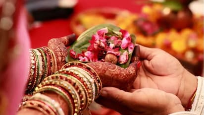 বিবাহিত মহিলাদের কখনই এই জিনিসগুলি পরা উচিত নয়