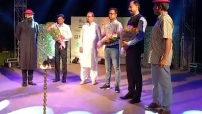 সাত সমুদ্র তেরো নদীর পার থেকে পর্যটকদের আগমন, মুর্শিদাবাদে যেন চাঁদের হাট