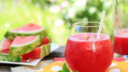 Watermelon juice: விலை குறைந்த வாட்டர் லெமன்...கோடையில் உடல் சூட்டை தணிக்கும்... மூன்று வகை தர்பூசணி பானம்..!