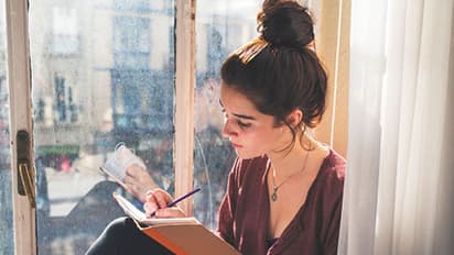 इस फील्ड में बनाएं करियर: डिजिटल मीडिया के दौर में बढ़ी इसकी डिमांड, मोटी सैलरी के साथ मिलती है पहचान