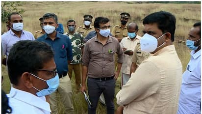 കാസര്‍കോട് ഡിഎഫ്ഒയെ മാറ്റിയതിന് എതിരെ എംഎല്‍എമാര്‍; മുഖ്യമന്ത്രിക്ക് പരാതി നല്‍കാന്‍ തീരുമാനം