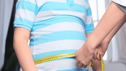 Health tips: రాత్రి పూట లేట్ గా తింటే బరువు పెరుగుతారంట జాగ్రత్త..