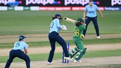 ICC Women's World Cup: ఇంగ్లాండ్ కు మళ్లీ ఆశాభంగం..  మూడో ఓటమి.. దక్షిణాఫ్రికా థ్రిల్లింగ్ విక్టరీ