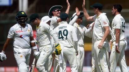 Pak vs Aus: పాక్ ఎదుట భారీ లక్ష్యం.. వికెట్ల వేట ప్రారంభించిన ఆసీస్.. కరాచీ కథ ఎటువైపో..?