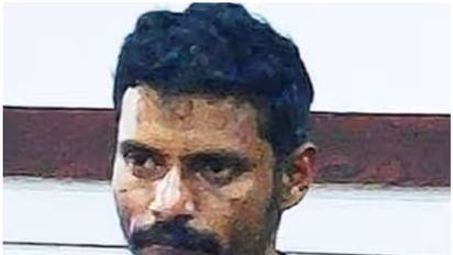 കീഴടങ്ങിയ മാവോയിസ്റ്റ് ലിജേഷിന് മുഖ്യമന്ത്രി പുനരധിവാസ പാക്കേജ് കൈമാറി;പുതിയ വീടാകും വരെ വാടക വീടും നൽകി