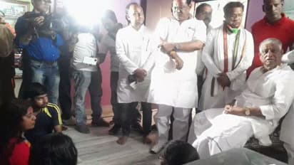 'আইসি-কে কেন এখনও সাসপেন্ড করা হয়নি', ঝালদায় নিহত কাউন্সিলরের বাড়িতে আব্দুল মান্নান