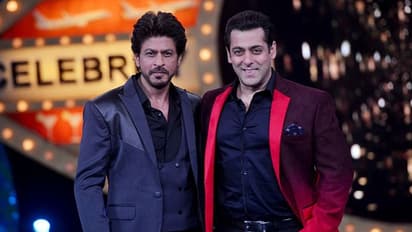 বলি অভিনেতাদের পারিশ্রমিক দেখলে চোখ কপালে ওঠে, বিনা টাকায় অভিনয় করেছেন যে সব তারকা