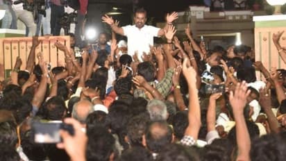 எஸ்.பி. வேலுமணிக்கு தொடரும் சிக்கல்..!  ரியல் எஸ்டேட் நிறுவனத்தில் சோதனை நடத்தும் மாநகராட்சிஅதிகாரிகள் 