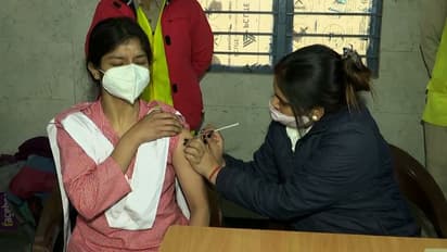 Vaccine : രാജ്യത്ത് 12 നും 14 നും ഇടയിൽ പ്രായമുള്ള കുട്ടികൾക്ക് വാക്സിനേഷൻ തുടങ്ങുന്നു; നൽകുന്നത് കോർബിവാക്സ്