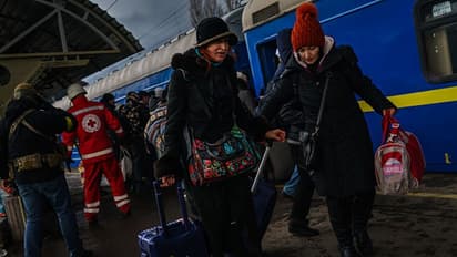 Russia Ukraine War: போர் கொடூரம்.. சொந்த பந்தங்களை இழந்து இதுவரை 40 லட்சம் பேர் அகதிகளாக வெளியேற்றம்..