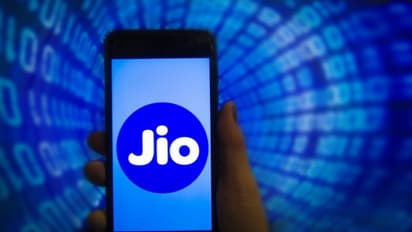 ಹೊಸ ದಾಖಲೆ ಬರೆದ ರಿಲಯನ್ಸ್,  ಸ್ಥಿರ ದೂರವಾಣಿಯಲ್ಲಿ ಸೇವೆಯಲ್ಲಿ  ಬಿಎಸ್​ಎನ್​ಎಲ್ ಹಿಂದಿಕ್ಕಿದ ಜಿಯೋ!