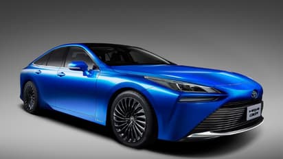 दुनिया की सबसे एडवांस्ड हाइड्रोजन कार Toyota Mirai इंडिया में हुई लॉन्च, बनाया गिनीज बुक ऑफ वर्ल्ड रिकॉर्ड