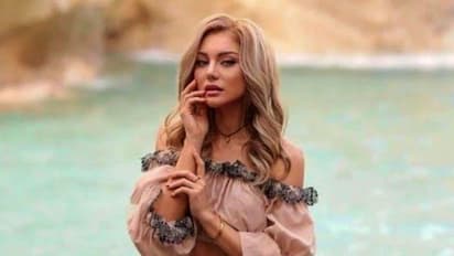 পুতিনকে বলেছিলেন সাইকোপ্যাথ, এক বছর পর রুশ মডেলের দেহ মিলল স্যুটকেসে