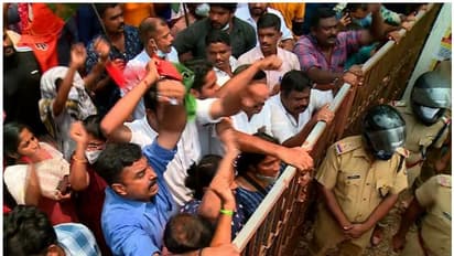 K Rail : കെ റെയിൽ സമരക്കാർക്കെതിരെ പൊലീസ് നടപടി, ചങ്ങനാശ്ശേരിയിൽ നാളെ ഹർത്താൽ; സ്റ്റേഷന് മുന്നിലും പ്രതിഷേധം