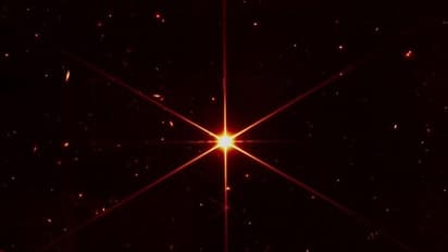 James Webb Telescope ने खींची अरबों साल पुरानी आकाशगंगाओं की आश्चर्यजनक तस्वीर