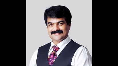 షర్మిల ఏం నేరం చేసింది.. ప్రశ్నిస్తే దాడులు చేస్తారా : కేసీఆర్ ప్రభుత్వంపై బ్రదర్ అనిల్ ఫైర్