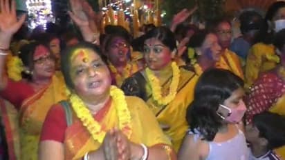 ৩০০ বছরে পদার্পণ করল বরিশা রায়চৌধুরীদের দোল উৎসব, আজ রঙের উচ্ছ্বলতা গোটা রাজ্যে
