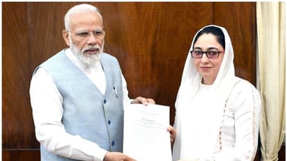 waqf board : ജമ്മു കശ്മീര്‍ വഖഫ് ബോര്‍ഡ് അധ്യക്ഷയായി ബിജെപി വനിതാ നേതാവ് ദരക്ഷന്‍ അന്ദ്രാബി സ്ഥാനമേറ്റു