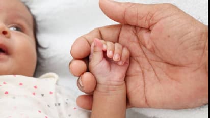 প্রথম সন্তান কন্যা হলে বাবা মায়ের জীবনে আসে বড় পরিবর্তন, জানুন বিস্তারিত