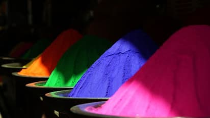 इस साल होली के कारोबार में 30 फीसदी का इजाफा, 20 हजार करोड़ रुपए की बिक्री की उम्मीद