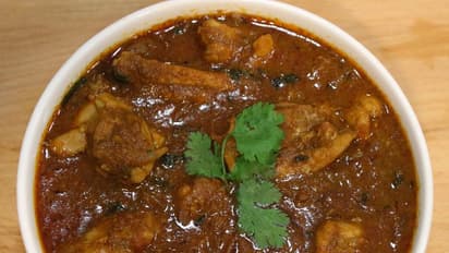 చికెన్ వండమంటే వంకాయ వండిందని.. భార్యమీద గొడ్డలితో దాడిచేసిన భర్త...