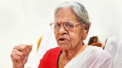 Mallu Swarajyam Death: తెలంగాణ సాయుధ పోరాట యోధురాలు మల్లు స్వరాజ్యం కన్నుమూత