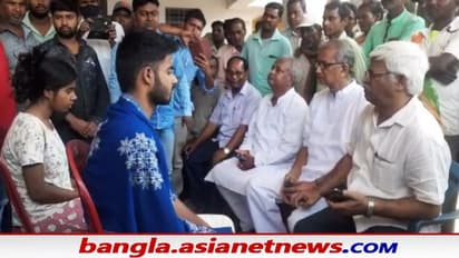 ঝালদায় সুজন, মৃত কংগ্রেস কাউন্সিলরের স্ত্রীর সঙ্গে দেখা করে দিলেন পাশে থাকার আশ্বাস