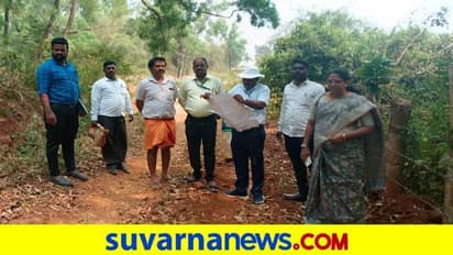 Hassan: ಕಾಡಾನೆಗಳ ದಾಳಿ: ಕೂದಲೆಳೆ ಅಂತರದಲ್ಲಿ ಪಾರಾದ ಆಲೂರು ತಹಶಿಲ್ದಾರ್‌