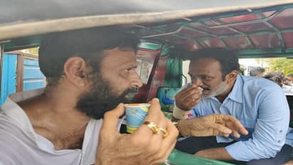 ఆటోలో మంత్రి కొడాలి నాని, వంగవీటి రాధా.. వైరల్ అవుతున్న ఫొటో.. అసలేం ఏం జరిగిందంటే..