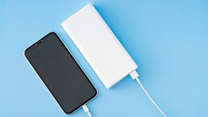 लैपटॉप को बिना चार्जर के चार्ज करने के ये हैं 5 बेस्ट तरीके, मोबाइल चार्जर भी आएगा काम 